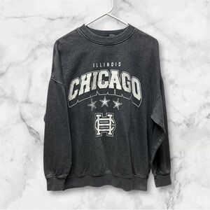 Gray Chicago Graphic Sweater size small unisex
